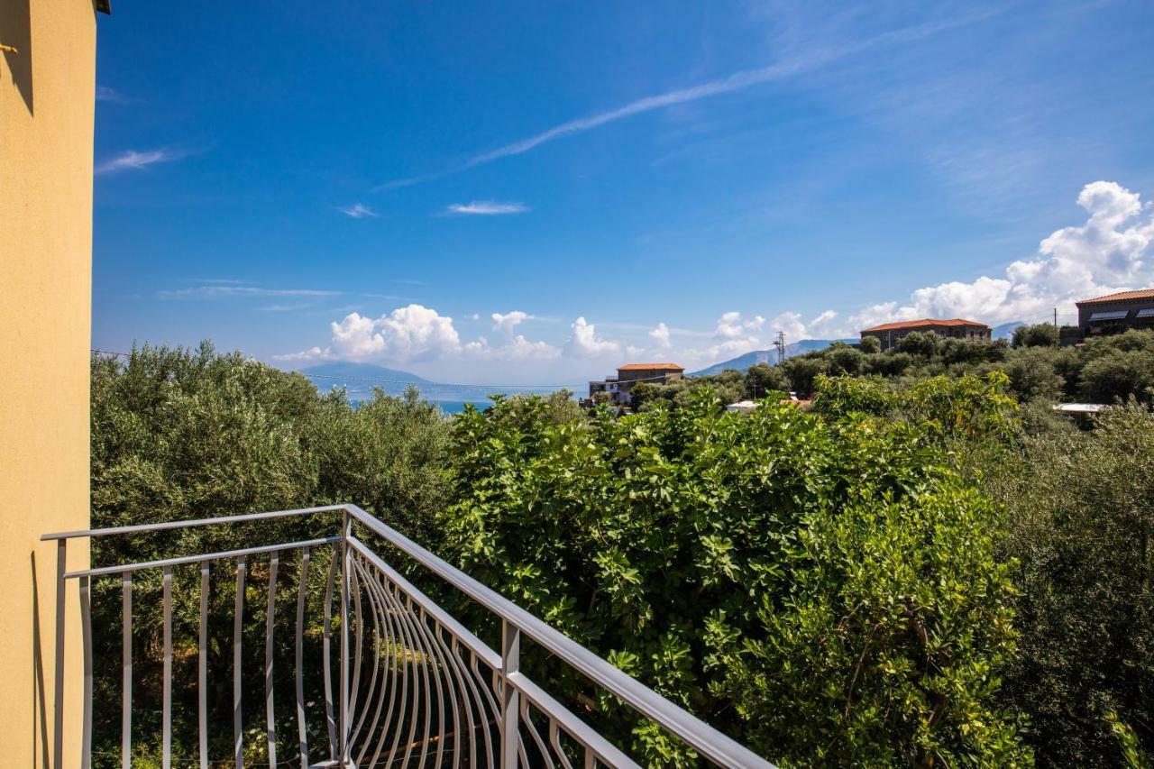 Chez Carme' Apartment Соренто Екстериор снимка